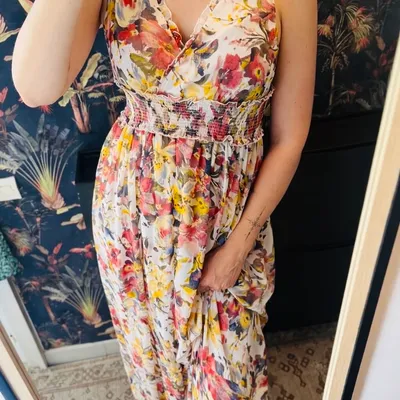 Robe longue fluide à imprimé fleuri – esprit bohème romantique 🌸